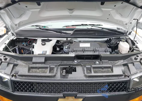 2023 Chevrolet Express G2500 из США, поврежденный, VIN 1GCWGBFP7P1254184